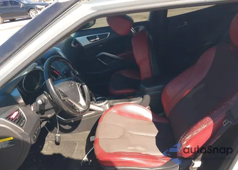 2012 Hyundai Veloster Base W/Red/Black z USA, uszkodzony, nr VIN KMHTC6AD6CU058017